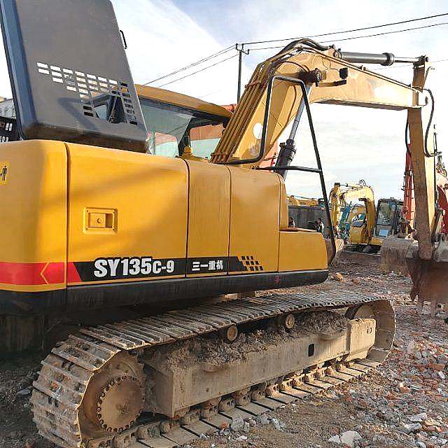 江苏苏州市22万元出售三一重工小挖SY135挖掘机