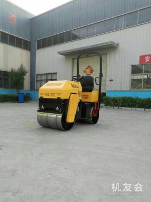 山东济宁市出租路友液压式5吨以下LY-880双钢轮压路机