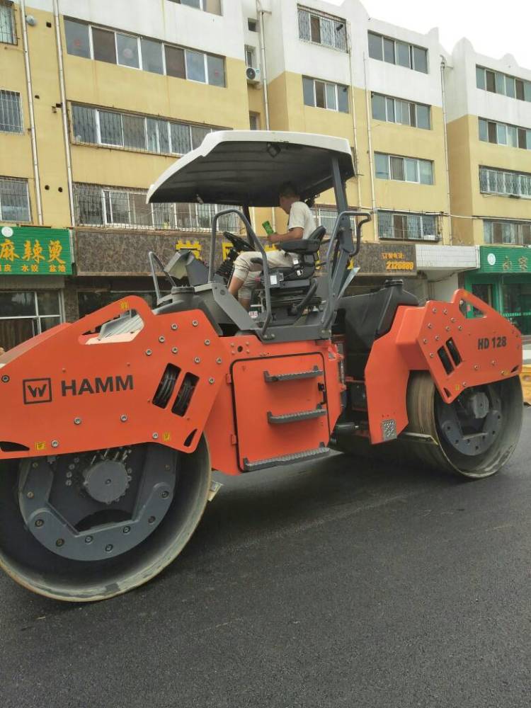 宁夏银川市出租悍马液压式13吨以上HD130双钢轮压路机