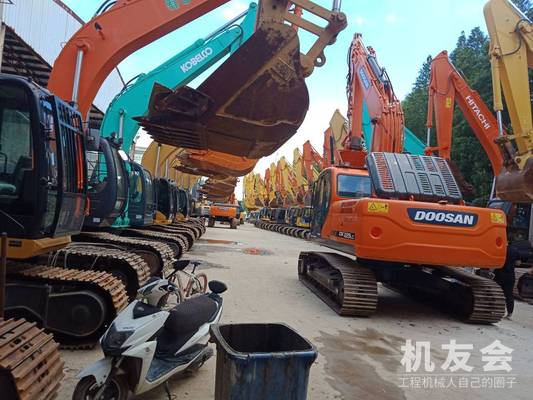 江苏苏州市20-100万之间不等万元出售各种进口品牌齐全中挖大中小三千余台挖掘机