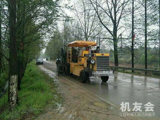 重庆出租水泥路面破碎机多锤头破碎机许经理租赁施工-13805349761.破碎镐