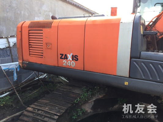 雲南保山市43萬元出售日立中挖原裝進口日立ZX240-3挖掘機