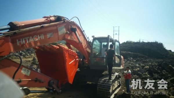 雲南保山市55萬元出售日立大挖原裝進口日立ZX330-3挖掘機挖掘機