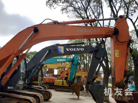 江苏苏州市35万元出售日立中挖ZX200挖掘机