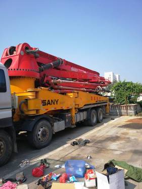 山东烟台市65万元出售三一重工45-47米（三桥）五十铃47M泵车