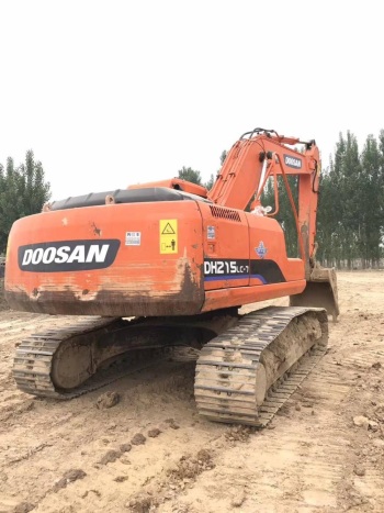 江蘇蘇州市18萬元出售鬥山中挖DX215挖掘機