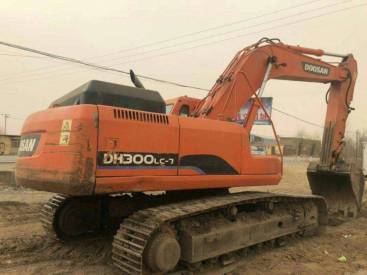江蘇蘇州市35萬元出售鬥山大挖DX300挖掘機