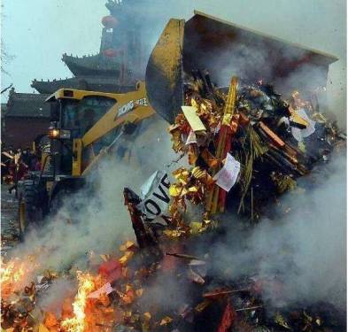 中国人气“最旺”寺庙, 香火多到挖掘机清理, 曾创下世界纪录