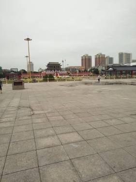 改造后的南门广场
