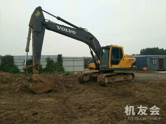 江苏苏州市32万元出售沃尔沃中挖EC210挖掘机