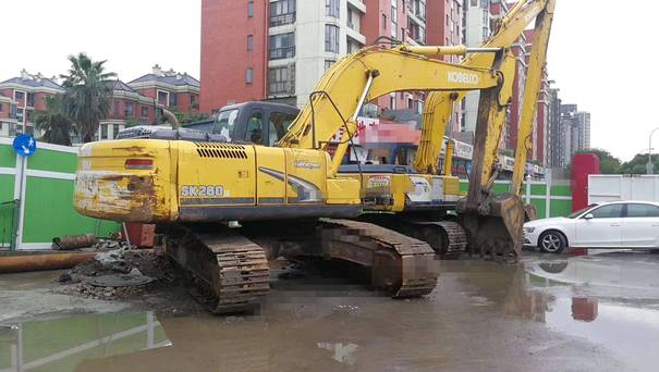 江苏苏州市57万元出售神钢大挖SK260挖掘机
