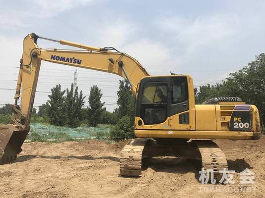 江苏苏州市45万元出售小松中挖PC200挖掘机
