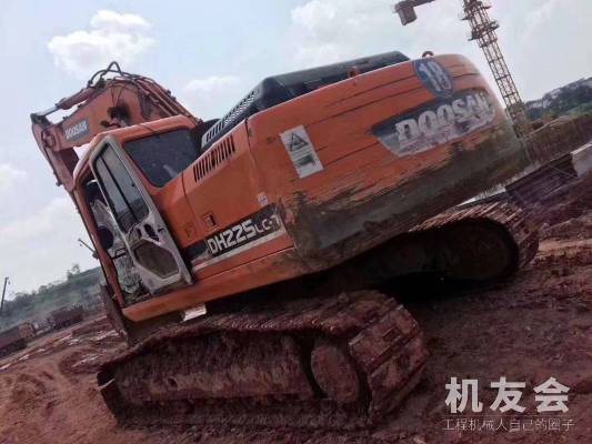 江苏苏州市25万元出售斗山中挖DH225挖掘机