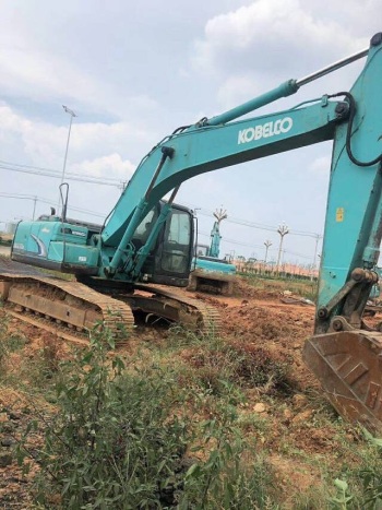 江蘇蘇州市38萬元出售神鋼大挖SK260挖掘機