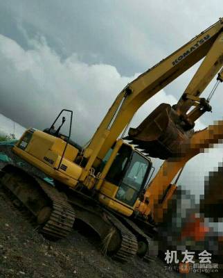 江苏苏州市41万元出售小松中挖PC200挖掘机