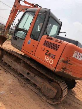 江蘇蘇州市23萬元出售日立小挖ZX120挖掘機
