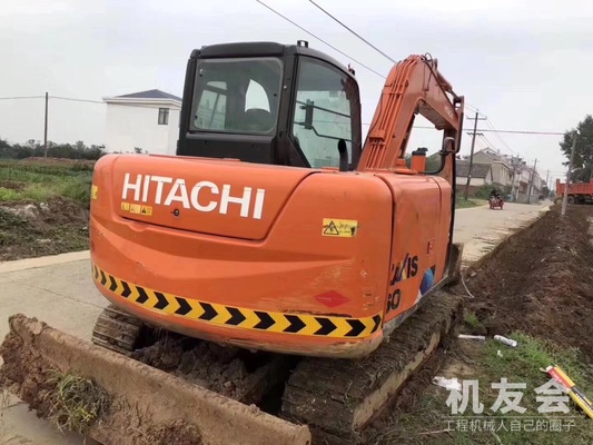 江苏苏州市18万元出售日立迷你挖ZX60挖掘机