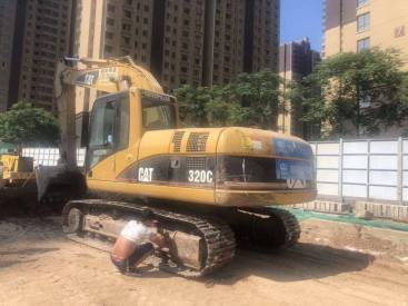 江苏苏州市35万元出售卡特彼勒大挖320挖掘机