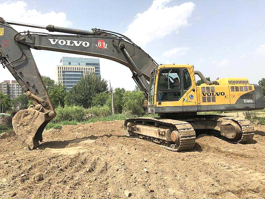 浙江杭州市95万元出售沃尔沃特大挖EC460挖掘机