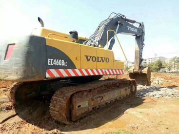 江西赣州市96万元出售沃尔沃特大挖EC460挖掘机