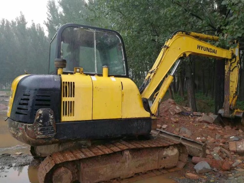 河南信阳市13万元出售现代小挖R60挖掘机