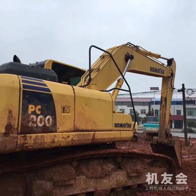 安徽安庆市47万元出售小松中挖PC200挖掘机