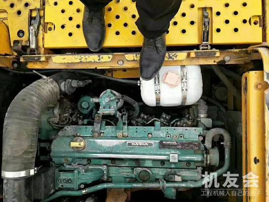 河南开封市37万元出售沃尔沃中挖EC210挖掘机