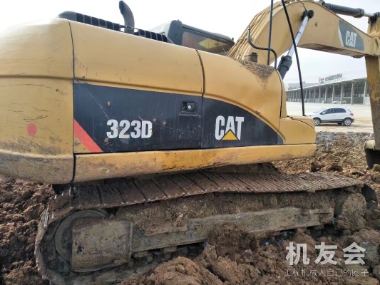 河南信阳市62万元出售卡特彼勒中挖323挖掘机