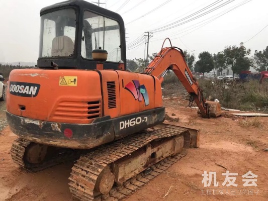 江苏无锡市10万元出售斗山DH60挖掘机