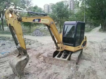 湖北十堰市18万元出售卡特彼勒小挖306挖掘机
