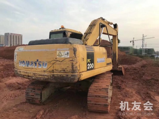 安徽宣城市35万元出售小松PC200挖掘机