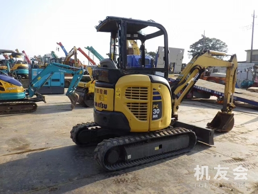 山東濟南市14.8萬元出售小鬆挖掘機