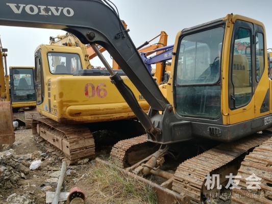 江苏苏州市9.5万元出售沃尔沃EC55挖掘机