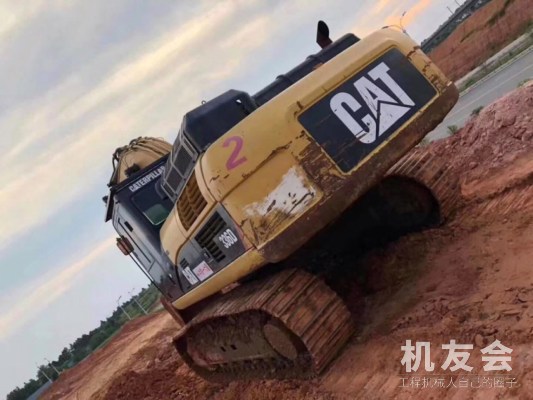 新疆吐魯番地區82萬元出售卡特彼勒336挖掘機