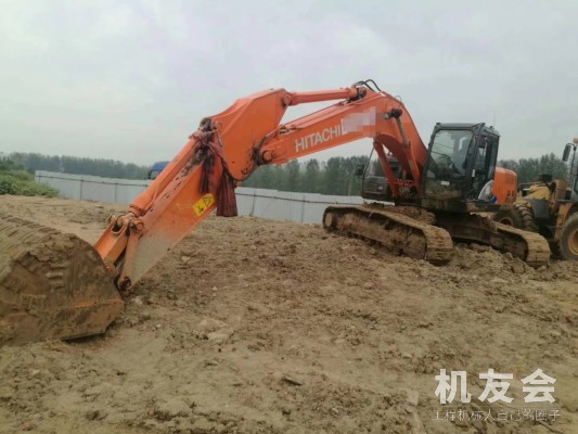 江西赣州市32万元出售日立ZX240挖掘机