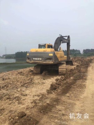 江蘇無錫市25萬元出售沃爾沃EC210挖掘機