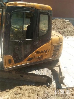 江蘇鹽城市10萬元出售三一重工SY60挖掘機
