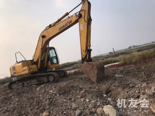 浙江湖州市28万元出售小松PC200挖掘机