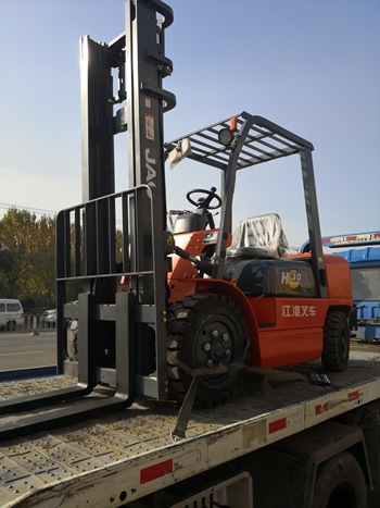 3万元出售江淮重工CPC30H叉车