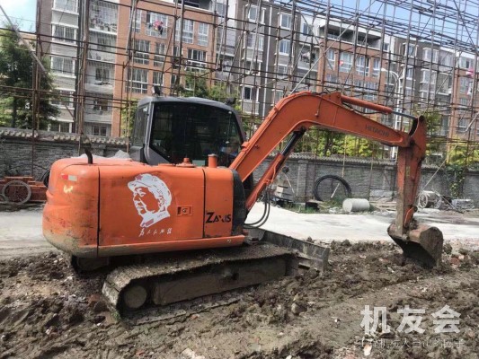 浙江衢州市15万元出售日立ZX60挖掘机