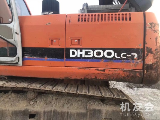 安徽滁州市40萬元出售鬥山DH300挖掘機