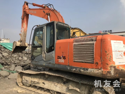 安徽池州市32万元出售日立ZX200挖掘机