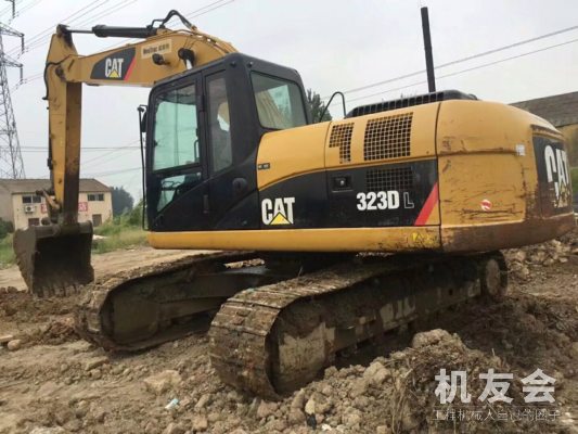 河南信阳市61万元出售卡特彼勒323挖掘机