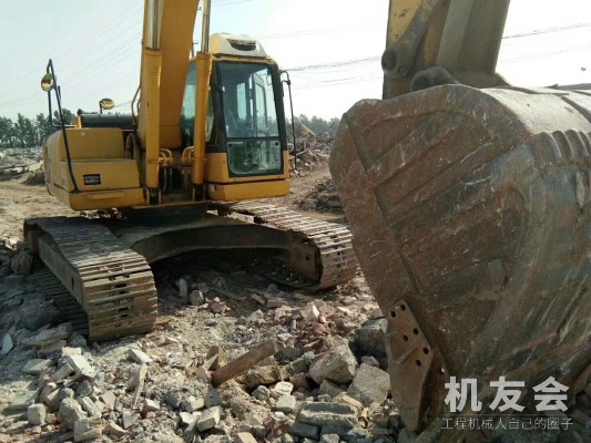 浙江衢州市43万元出售小松PC240挖掘机