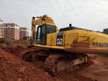 湖北咸宁市86万元出售小松PC450挖掘机