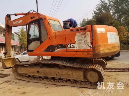 浙江杭州市23万元出售斗山DH220挖掘机