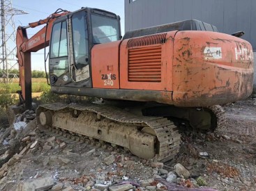 安徽池州市38万元出售日立ZX240挖掘机