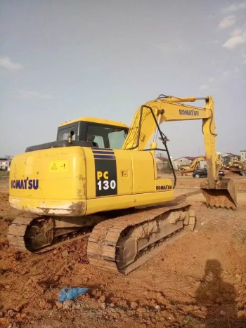 安徽合肥市25万元出售小松PC130挖掘机