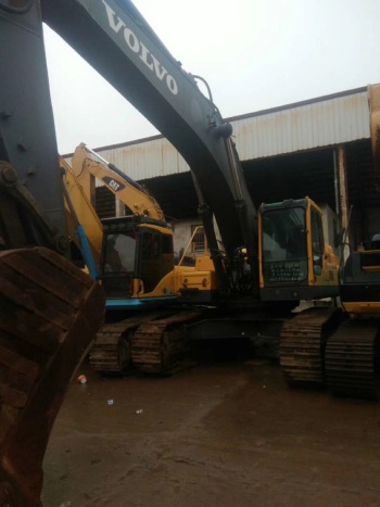四川巴中市96万元出售沃尔沃EC460挖掘机