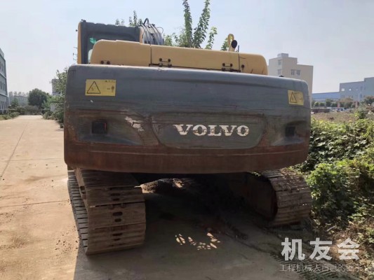 内蒙古乌兰察布市28万元出售沃尔沃EC210挖掘机